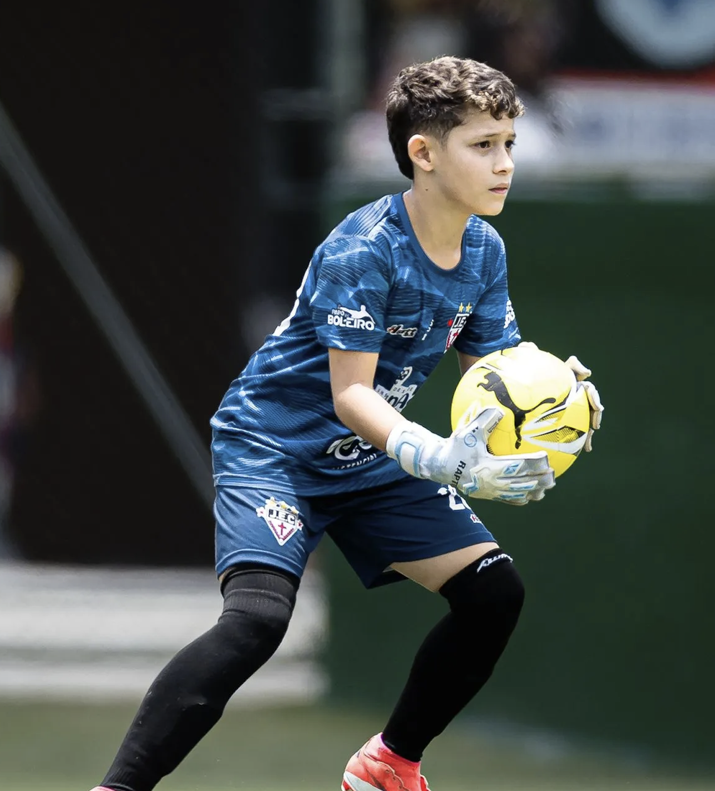 Vitor Toneli - Goleiro profissional VitinGK, jovem talento do futebol brasileiro